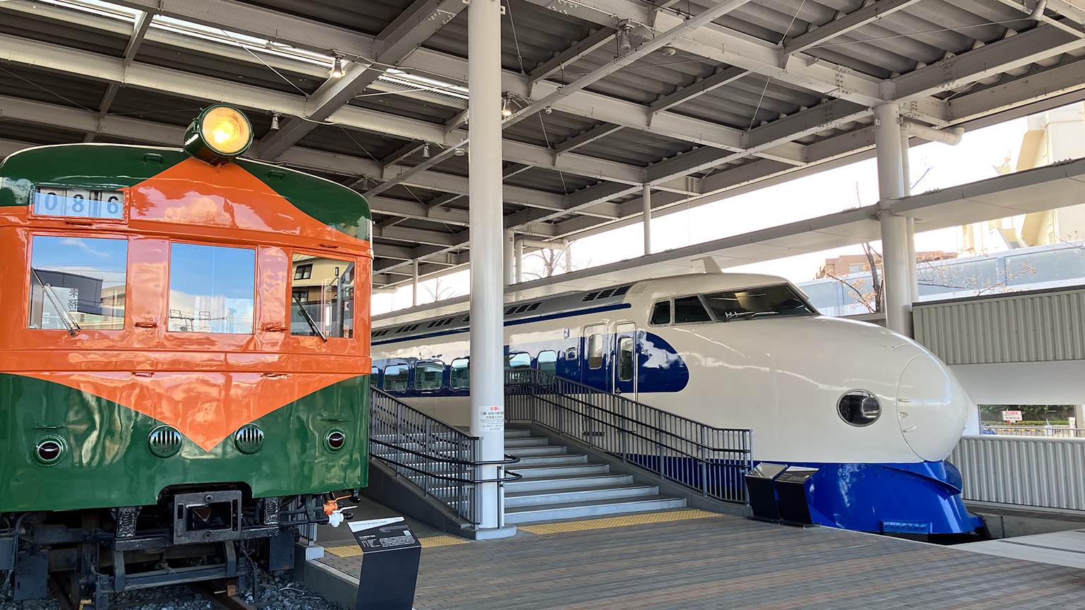 京都鉄道博物館のプロムナードの写真