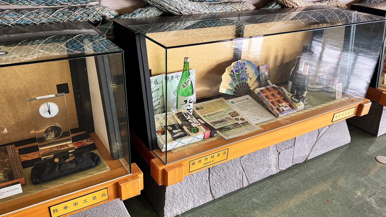 熊本市役所の展望ロビーの展示の写真