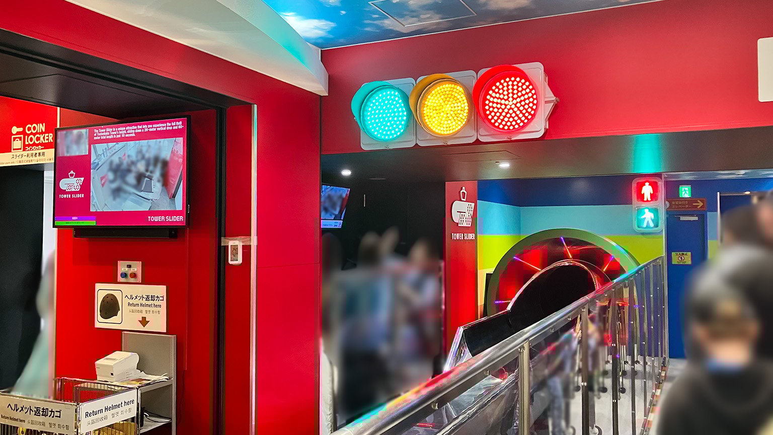 通天閣の「TOWER SLIDER」の写真