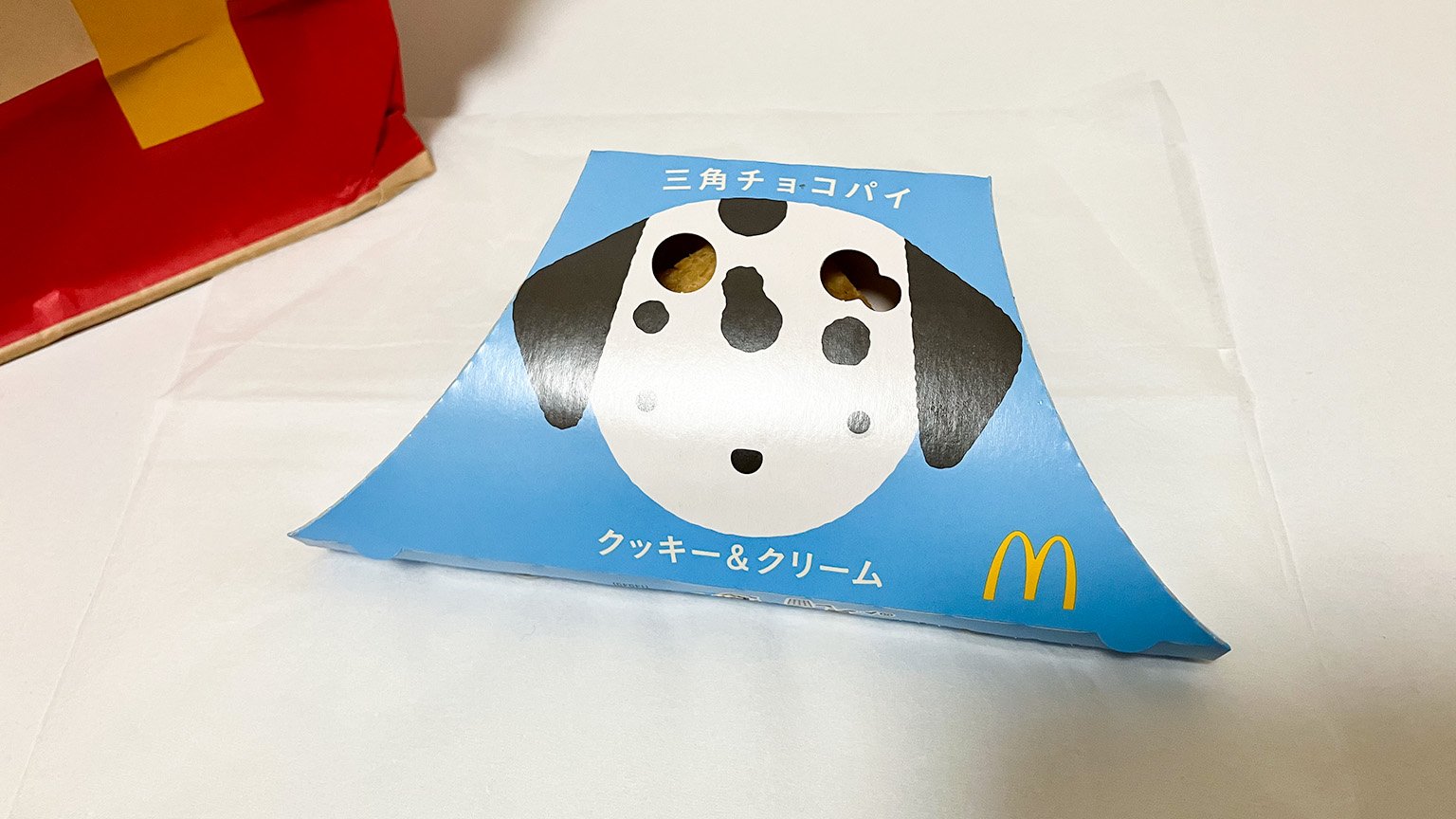 マクドナルドの三角チョコパイクッキー＆クリームの写真
