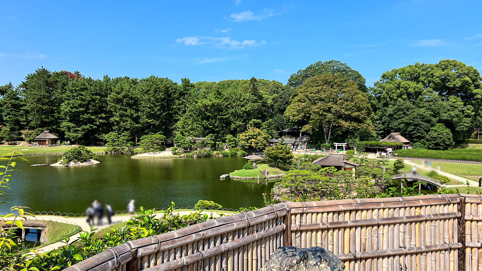 後楽園の唯心山からの景色の写真