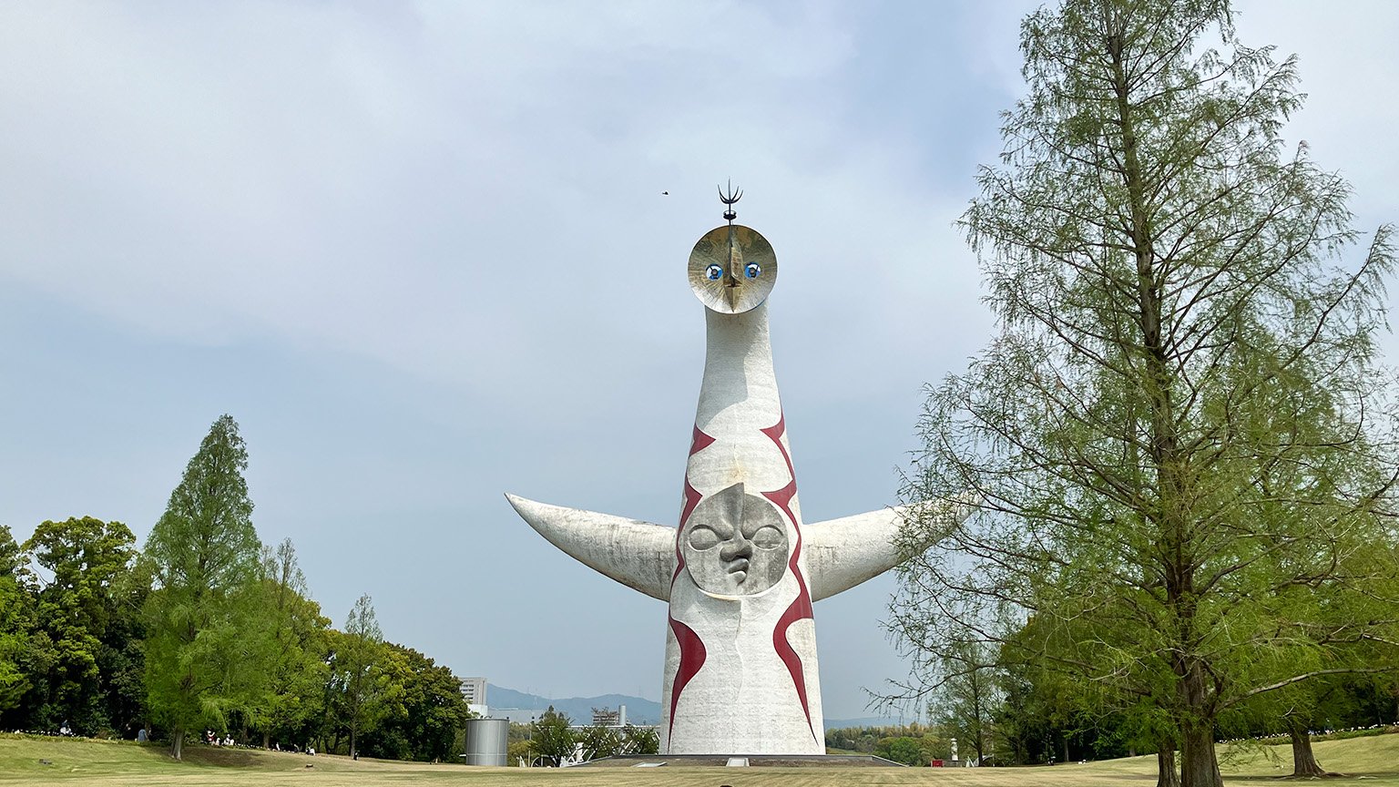 万博記念公園の太陽の塔の写真