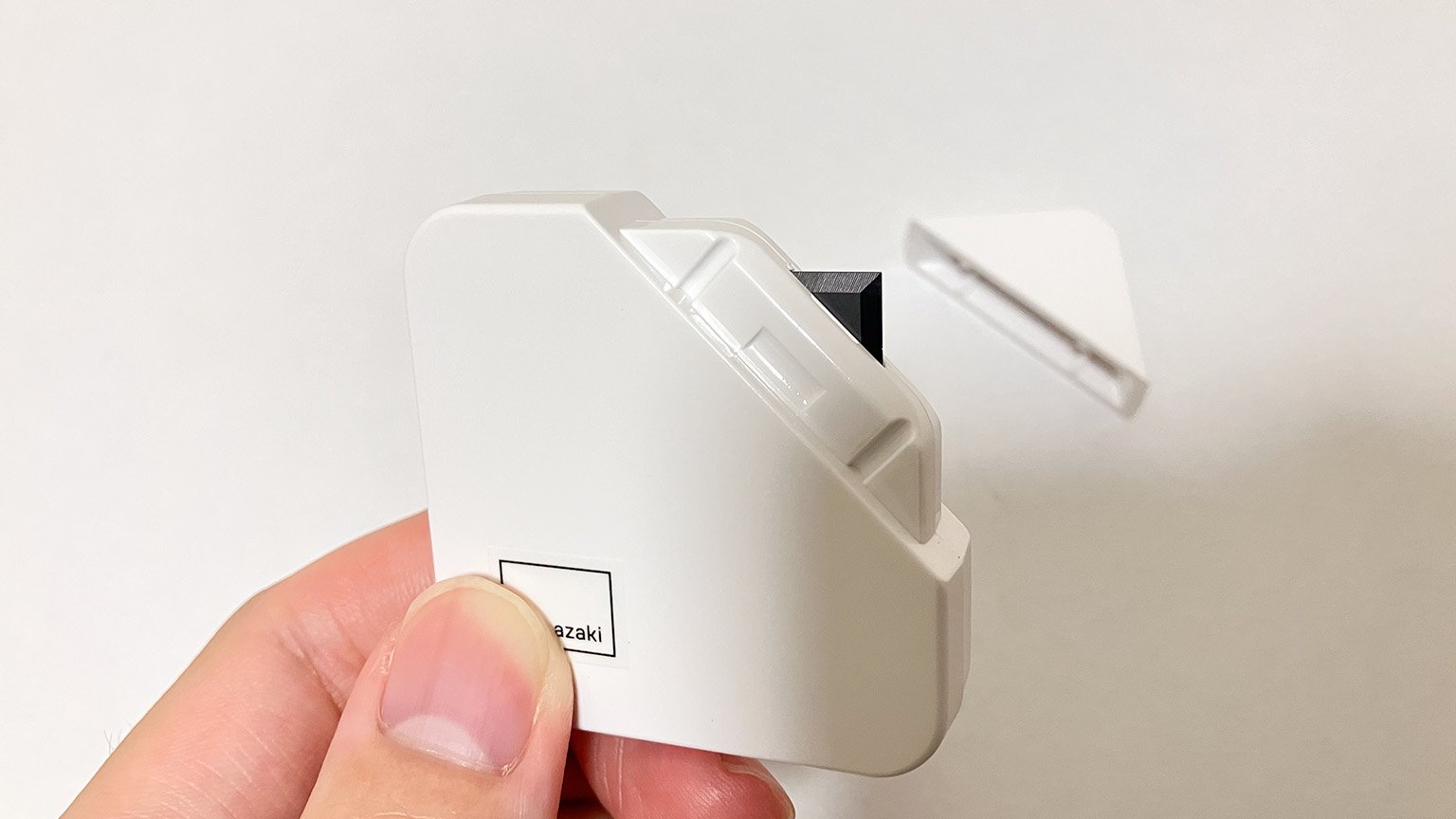 山崎実業のマグネットセラミックダンボールカッターの写真