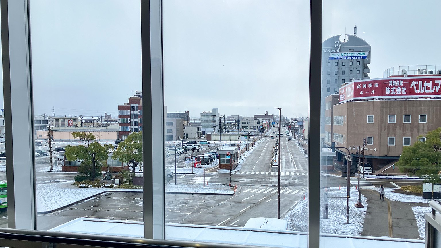 高岡駅から見る駅南大通りの写真