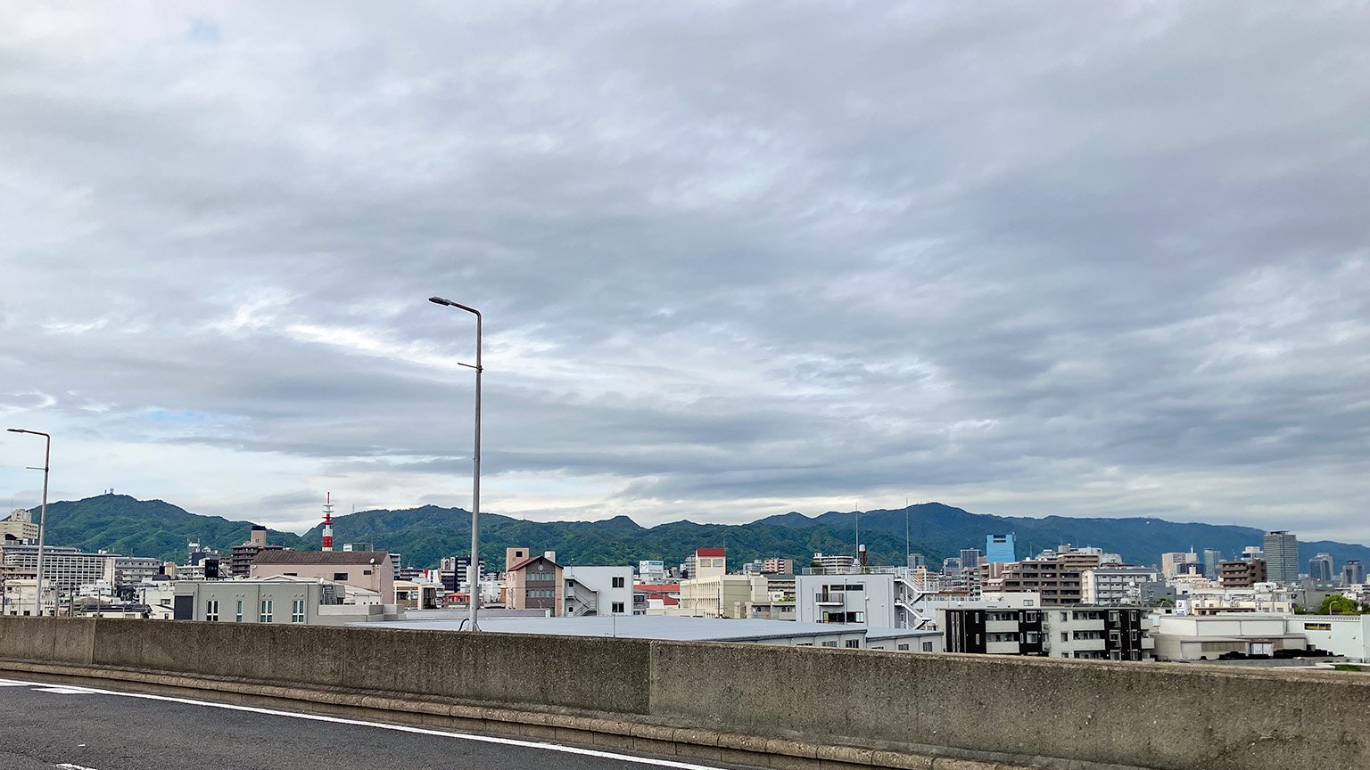 兵庫運河に架かる住吉橋から見た景色の写真