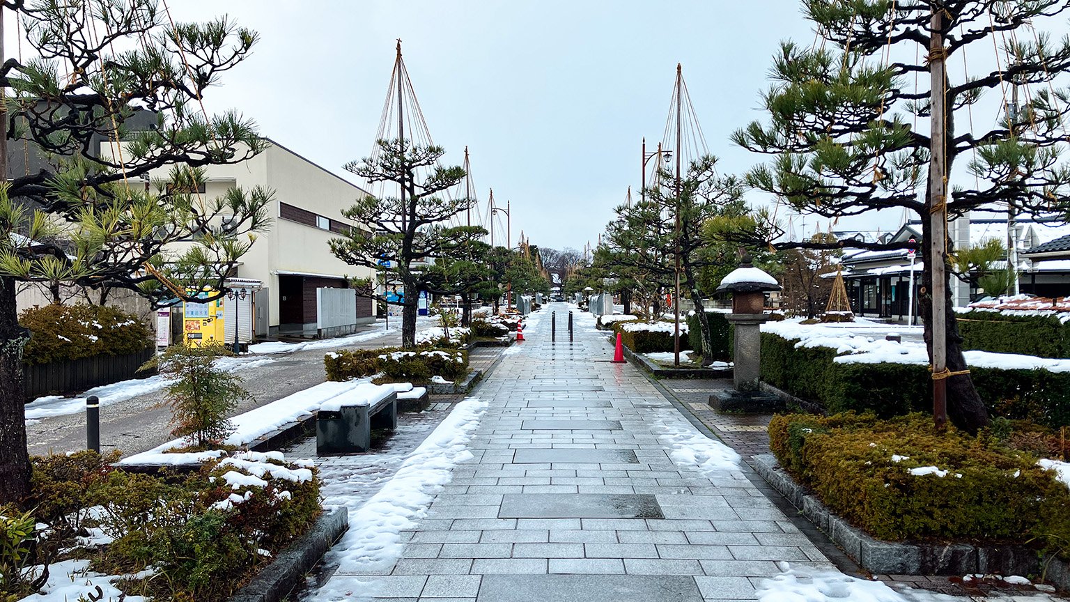 瑞龍寺へ続く八丁道の写真