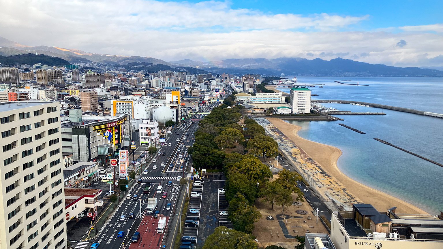 別府タワーの展望台から見た北側の景色の写真