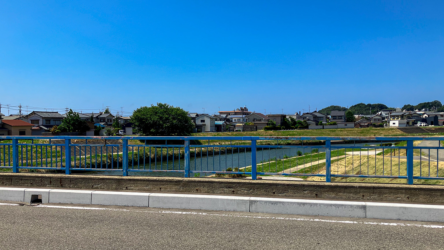 竹田川と浦安橋の写真