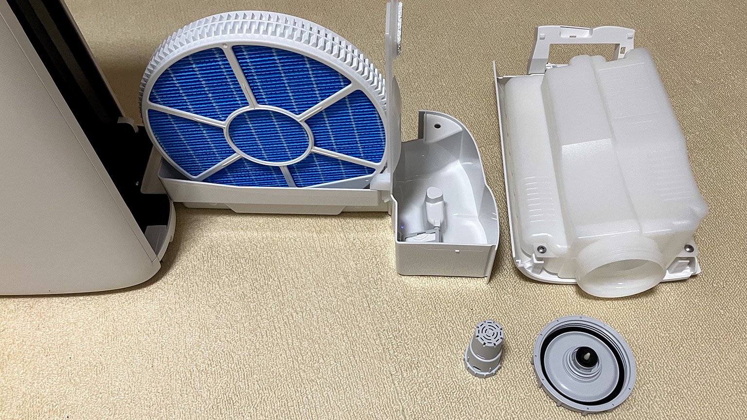 シャープの加湿空気清浄機KI-US50の写真