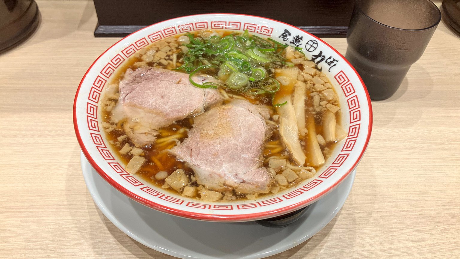 ミナモア内にある「尾道ラーメン 丸ぼし」の尾道ラーメンの写真