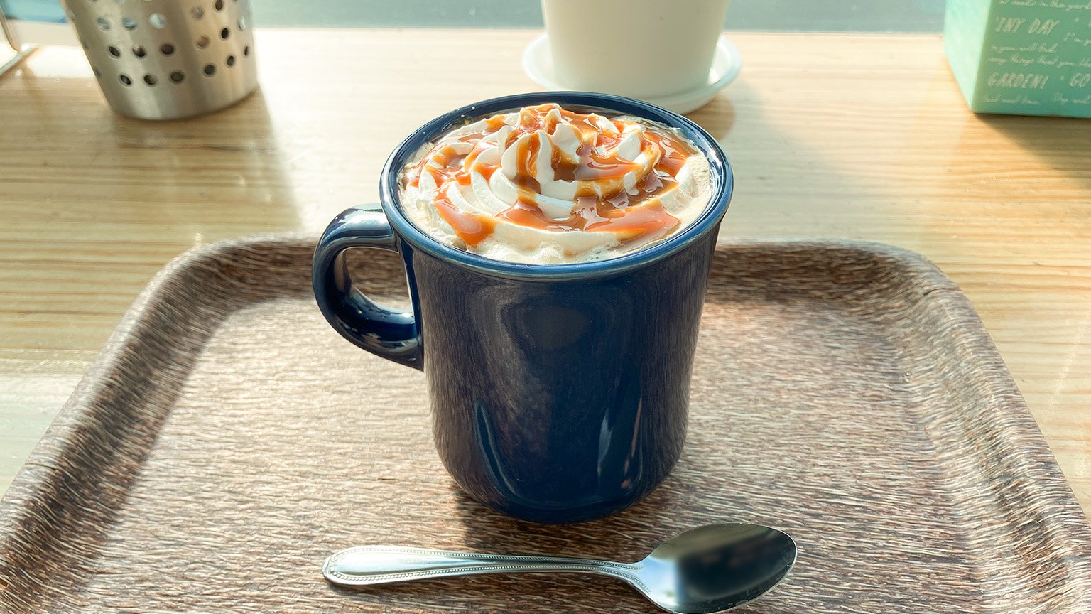 シーバーズカフェのホットのキャラメルマキアートの写真