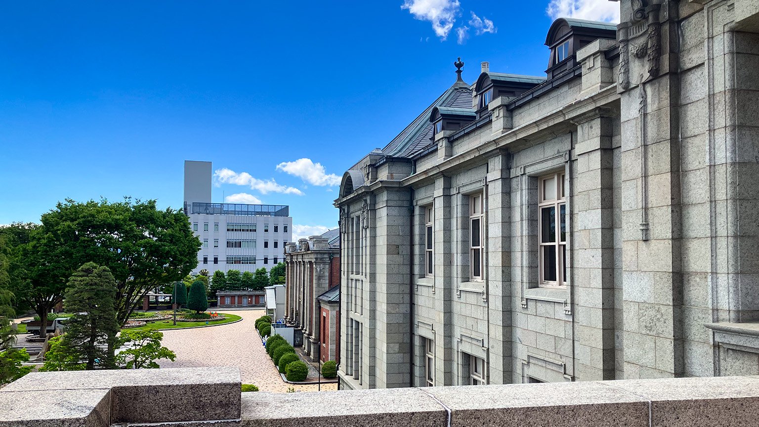 山形県郷土館「文翔館」のバルコニーからの景色の写真
