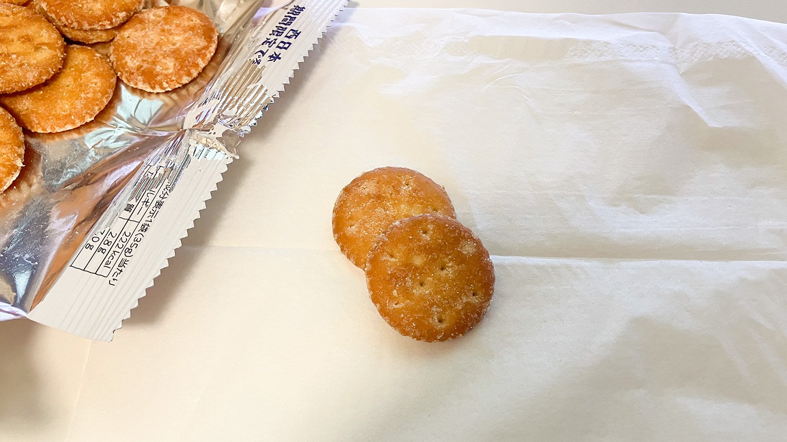 駅バタークラッカー塩シュガーバター味の写真