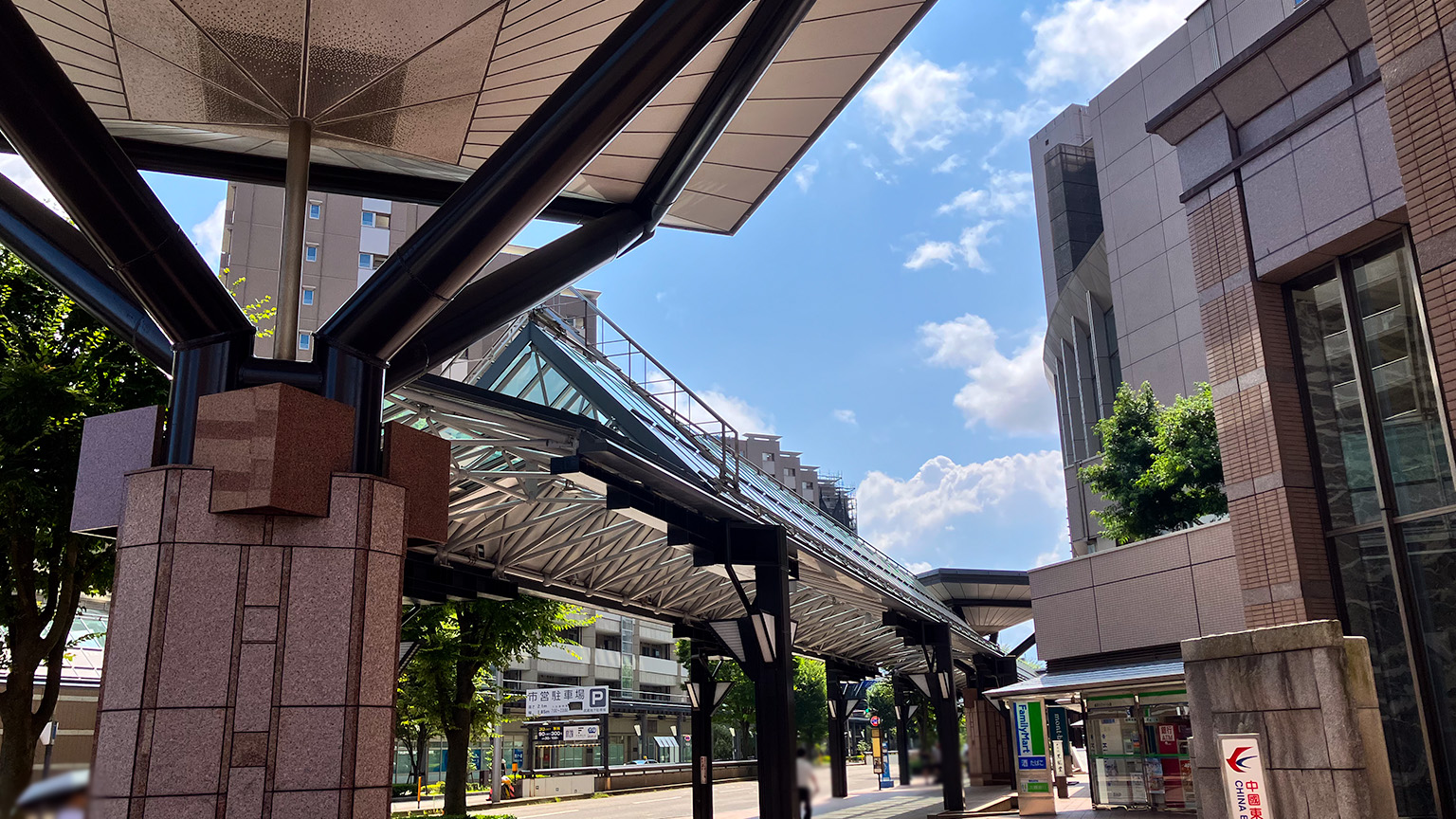 金沢駅通りのリファーレ前の写真