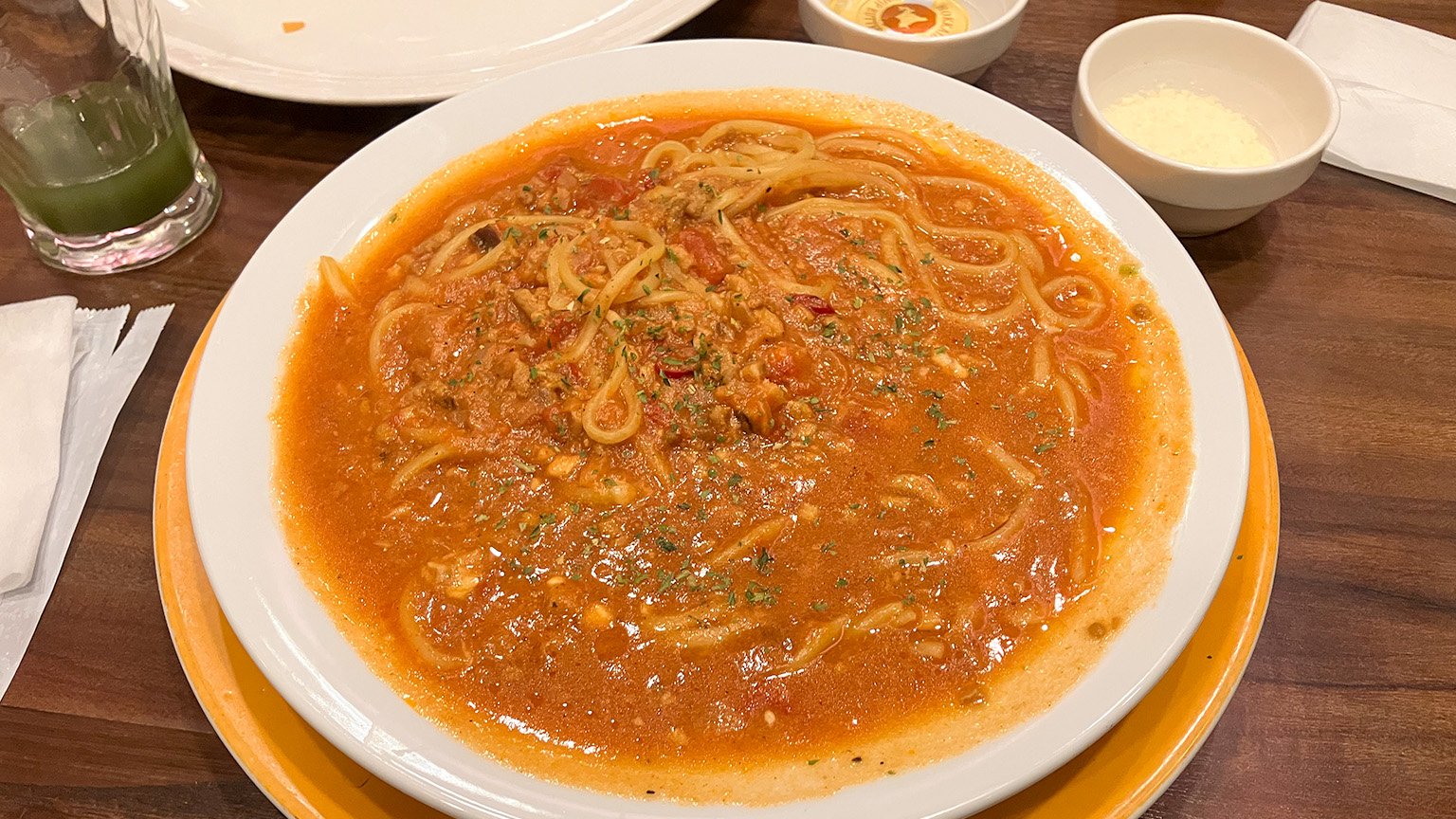 ジョナサンの「やみつきミートの Jonathan's スープパスタ」の写真