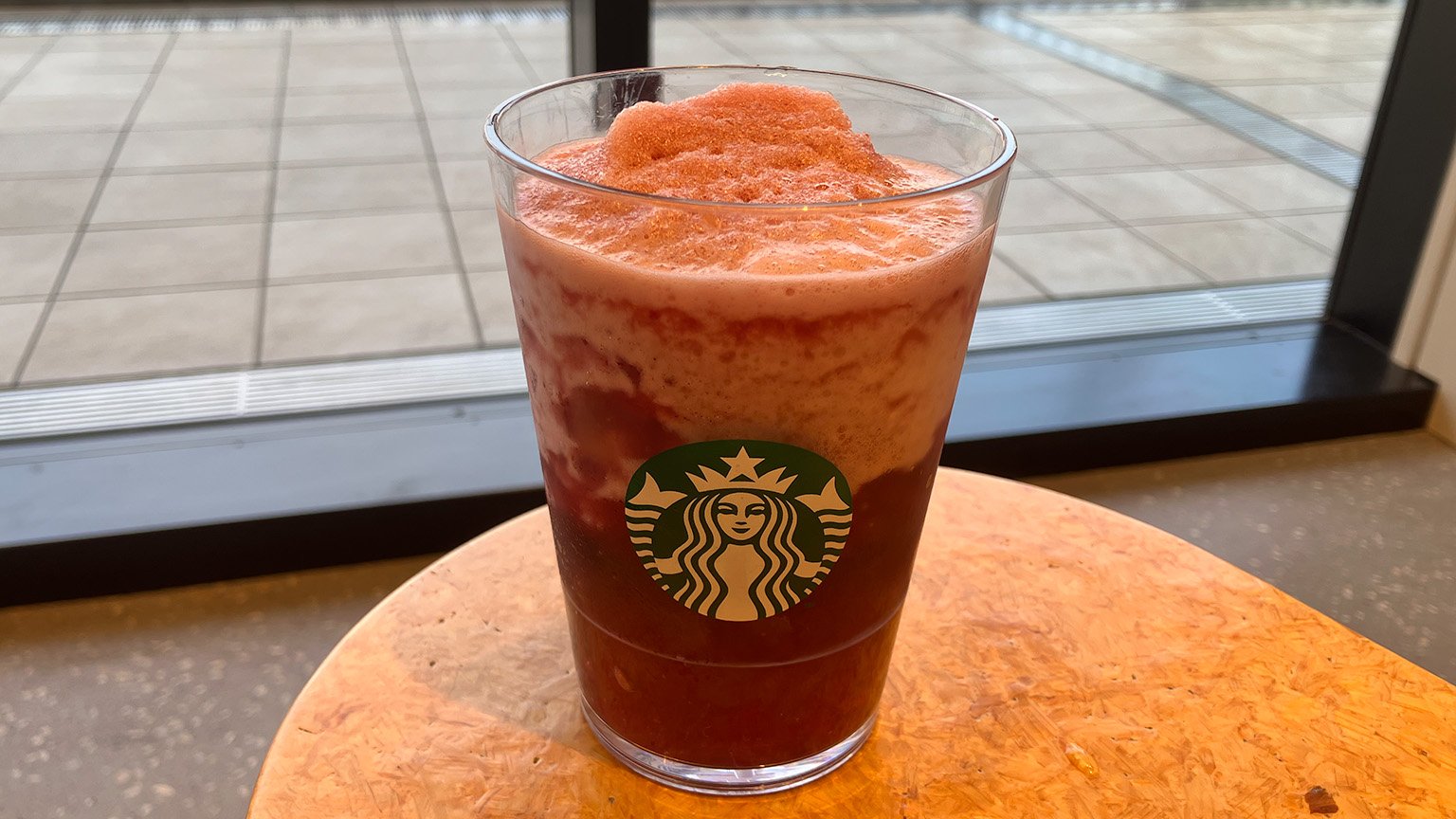 スタバの芳醇巨峰フローズンティーの写真