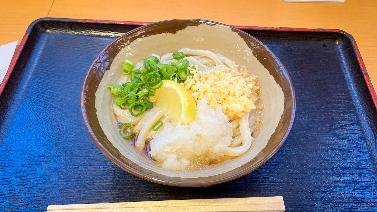 めりけんや高松駅前店の冷やしぶっかけうどんの写真