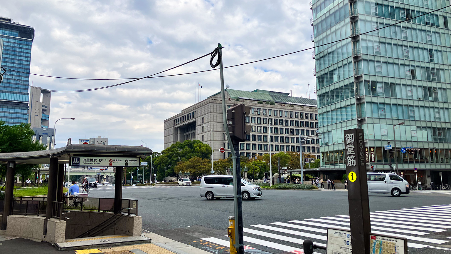 淀屋橋交差点の写真