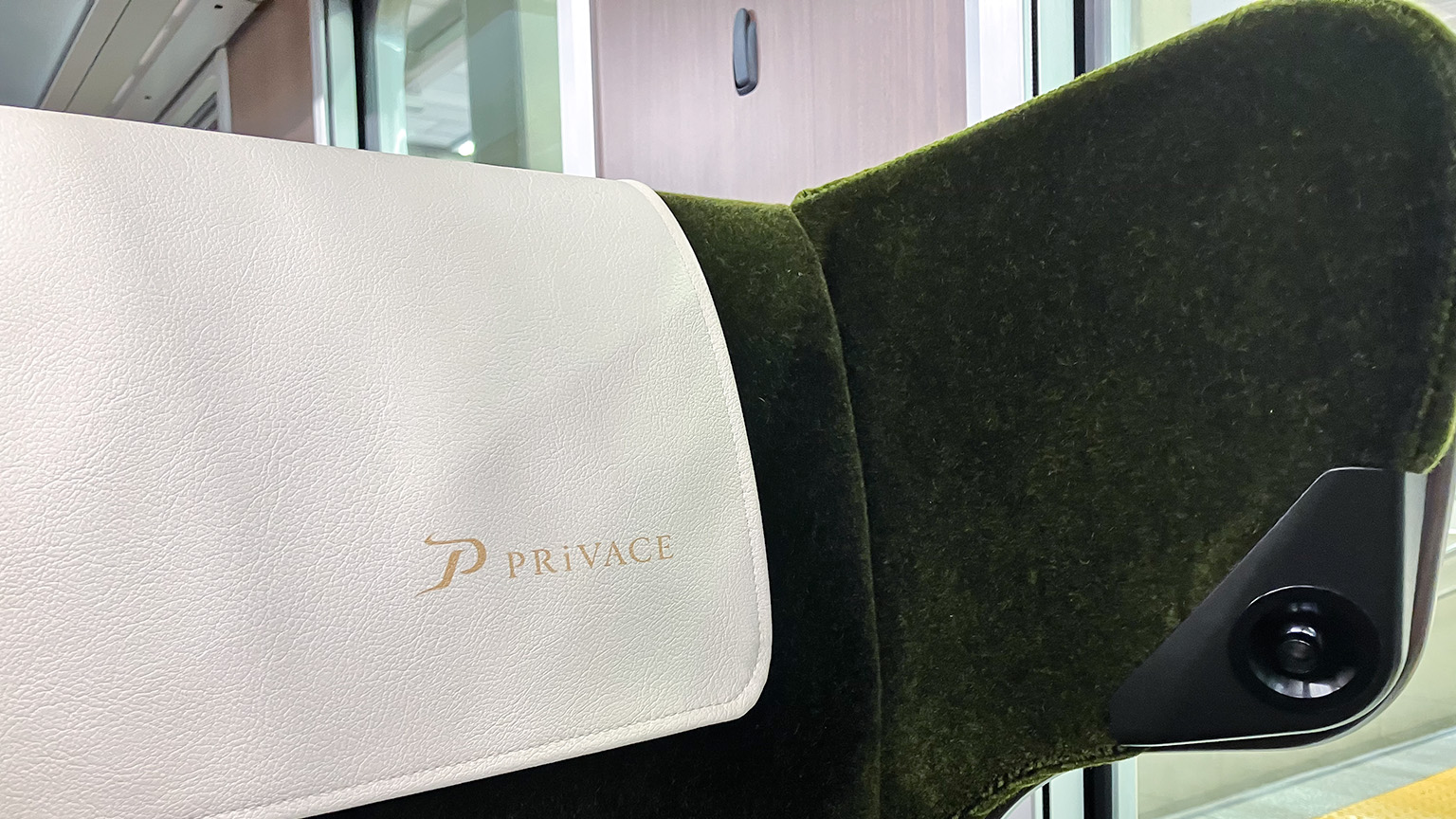 阪急電鉄PRiVACEの座席の写真