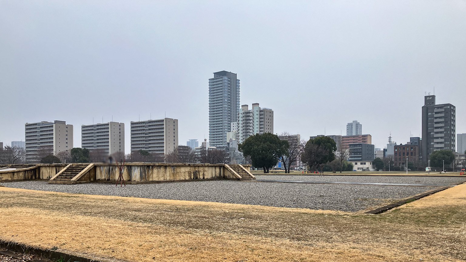 難波宮跡の大極殿跡の写真