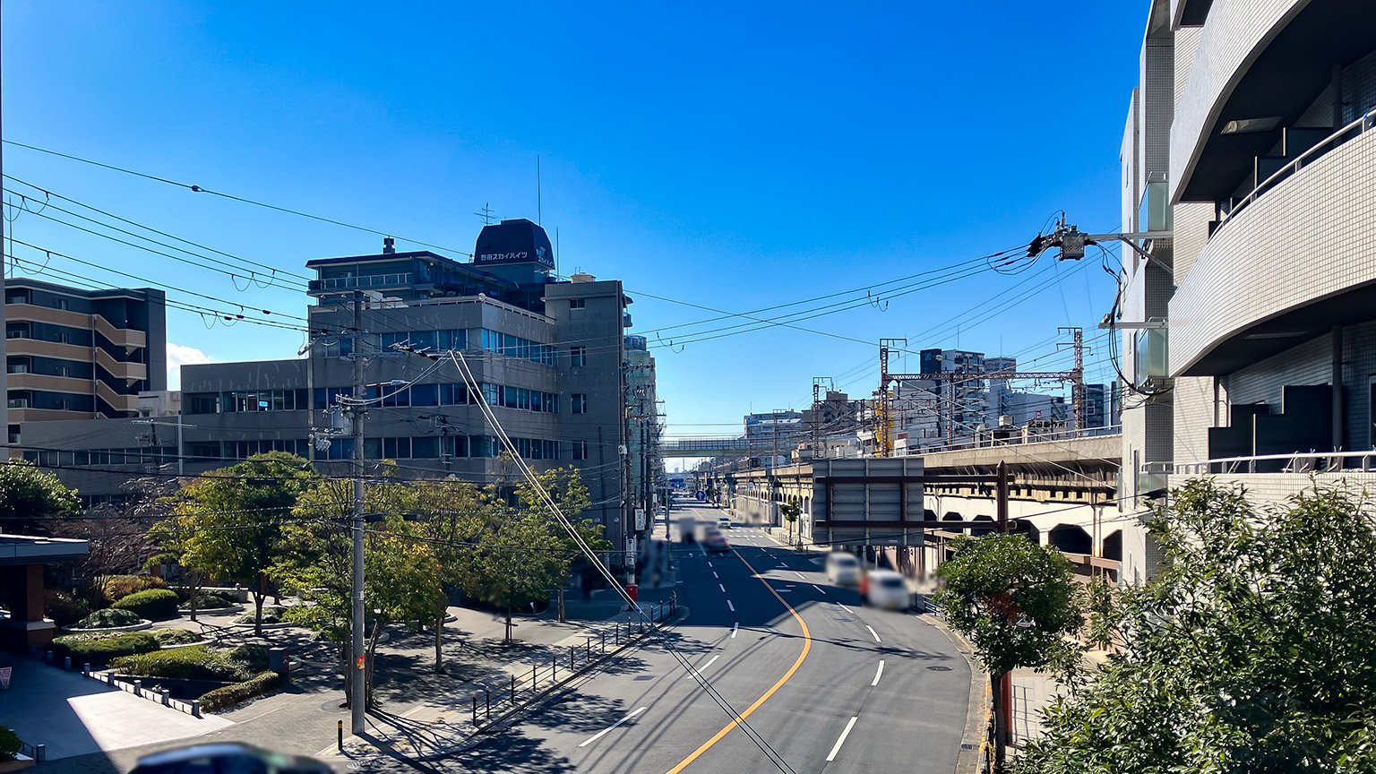 福島4丁目交差点の歩道橋からの景色の写真
