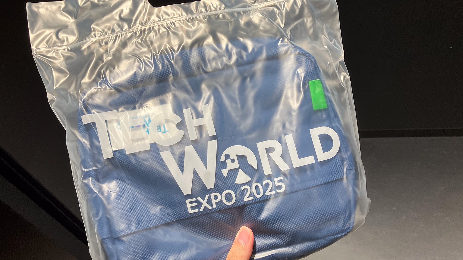 大阪・関西万博の TECH WORLD で配っていたお土産の写真