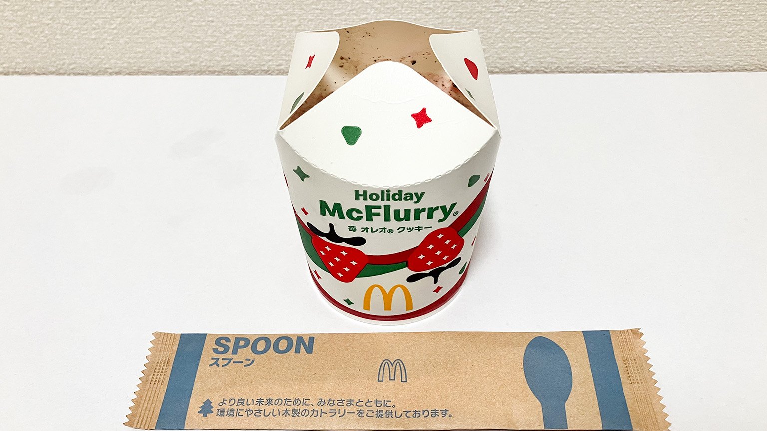 マクドナルドのマックフルーリー苺オレオクッキーの写真