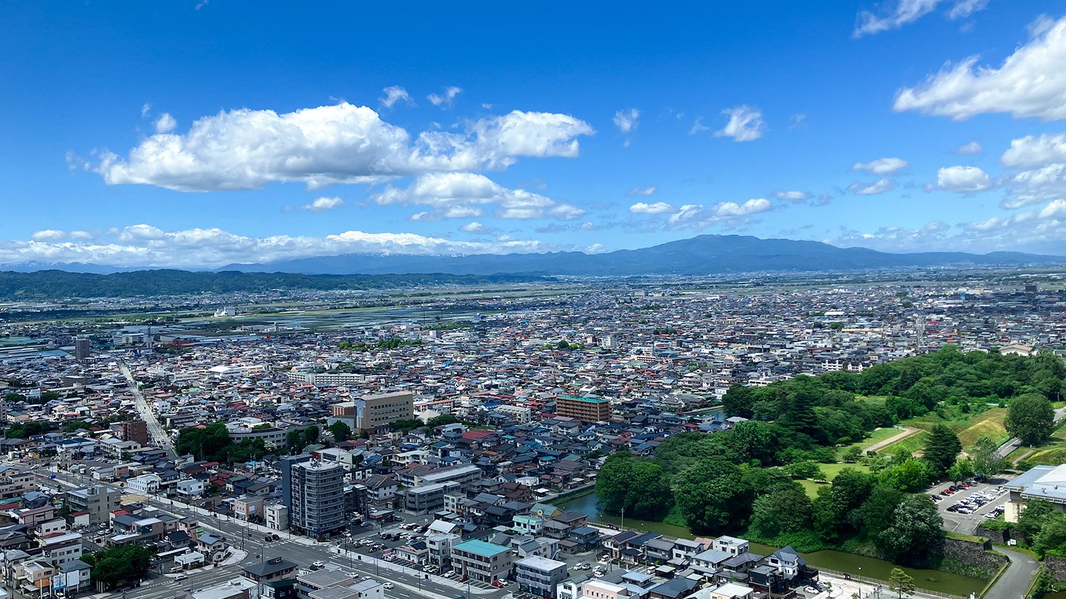 霞城セントラルの展望ロビーから見た北側の景色