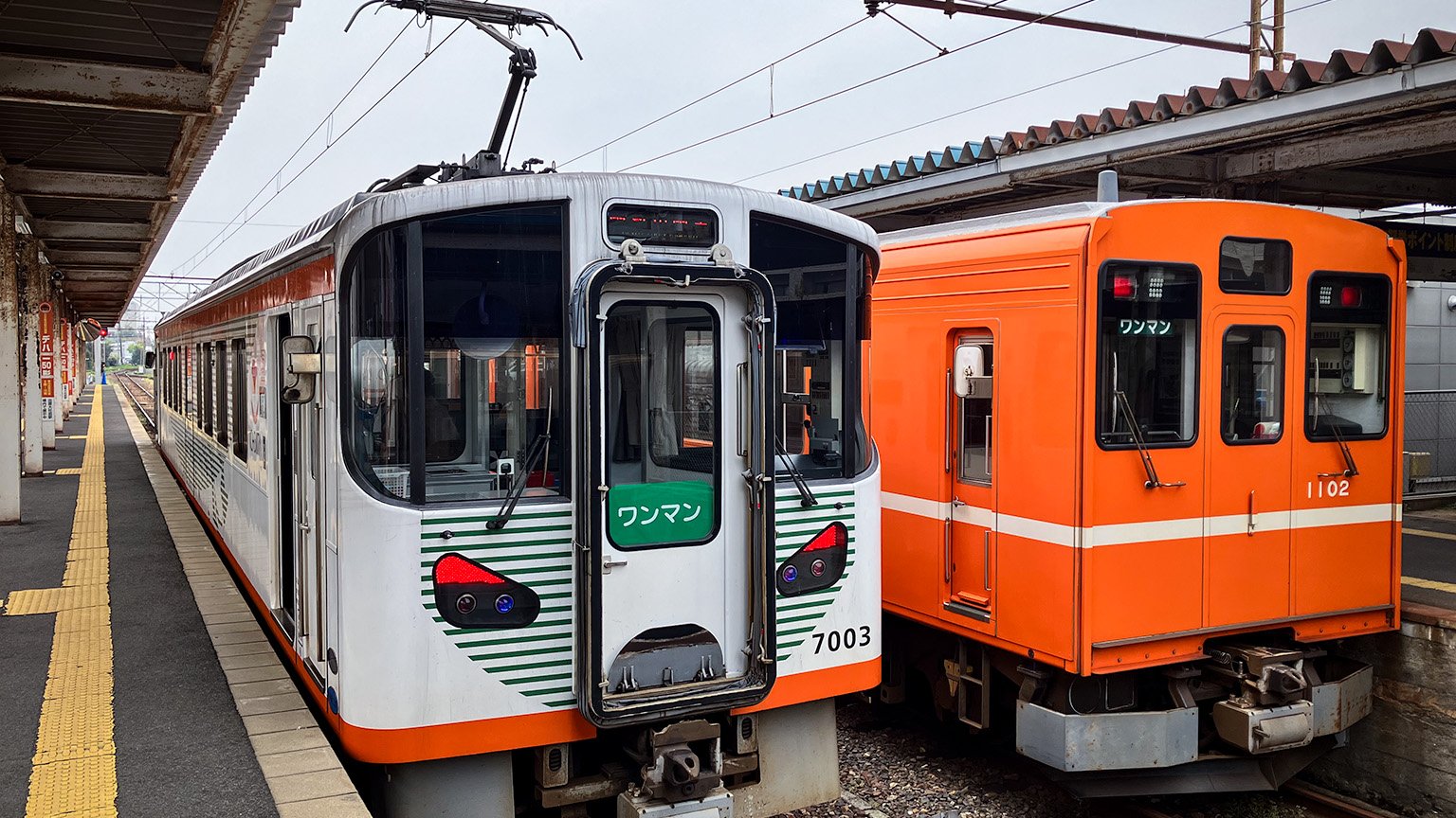 一畑電車の電鉄出雲市駅行きの列車の写真