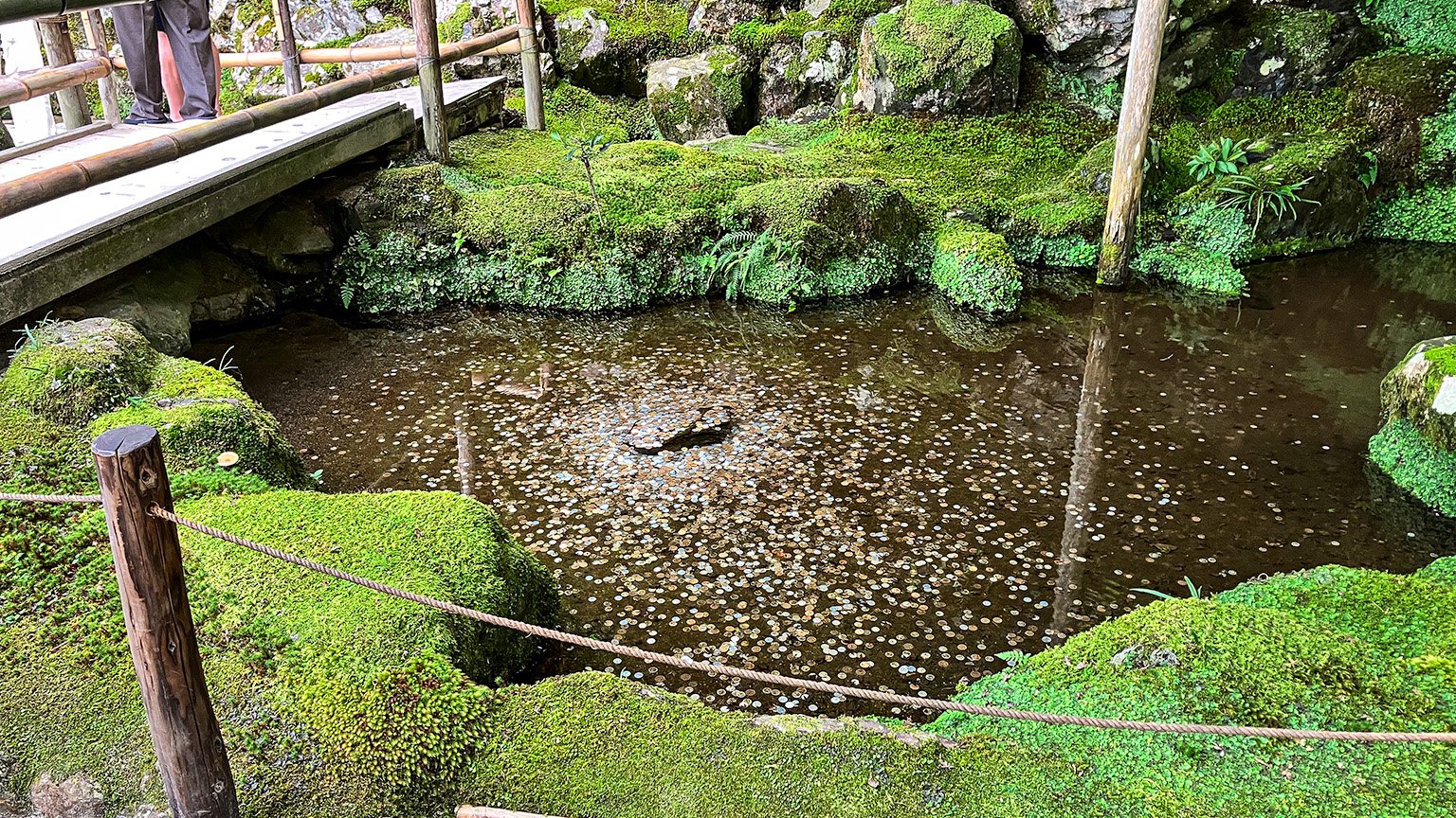 銀閣寺の洗月泉の写真