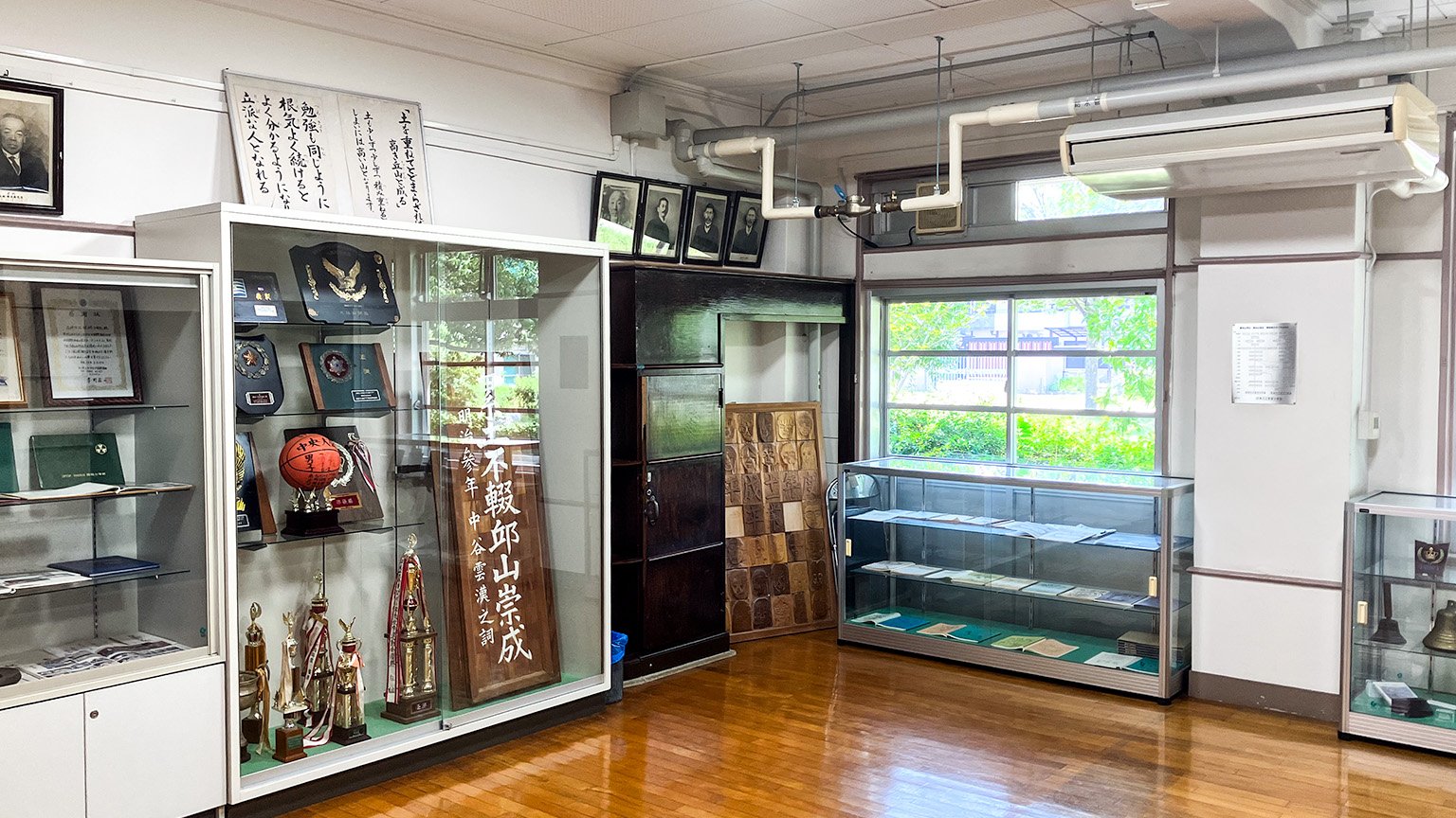 尼崎市開明庁舎の旧校長室の写真