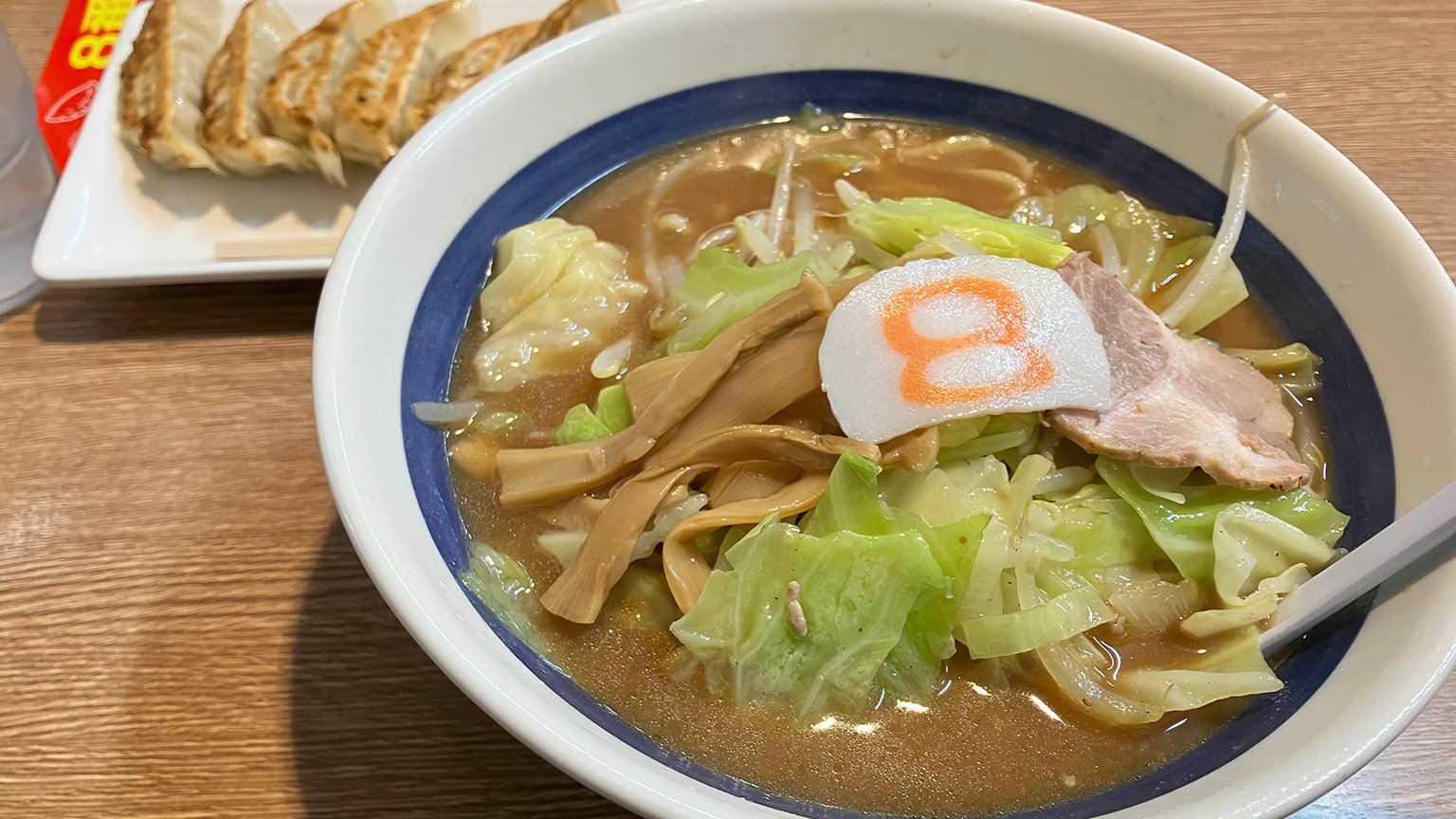 ８番らーめん津幡店の「８番セット（みそ）」の写真