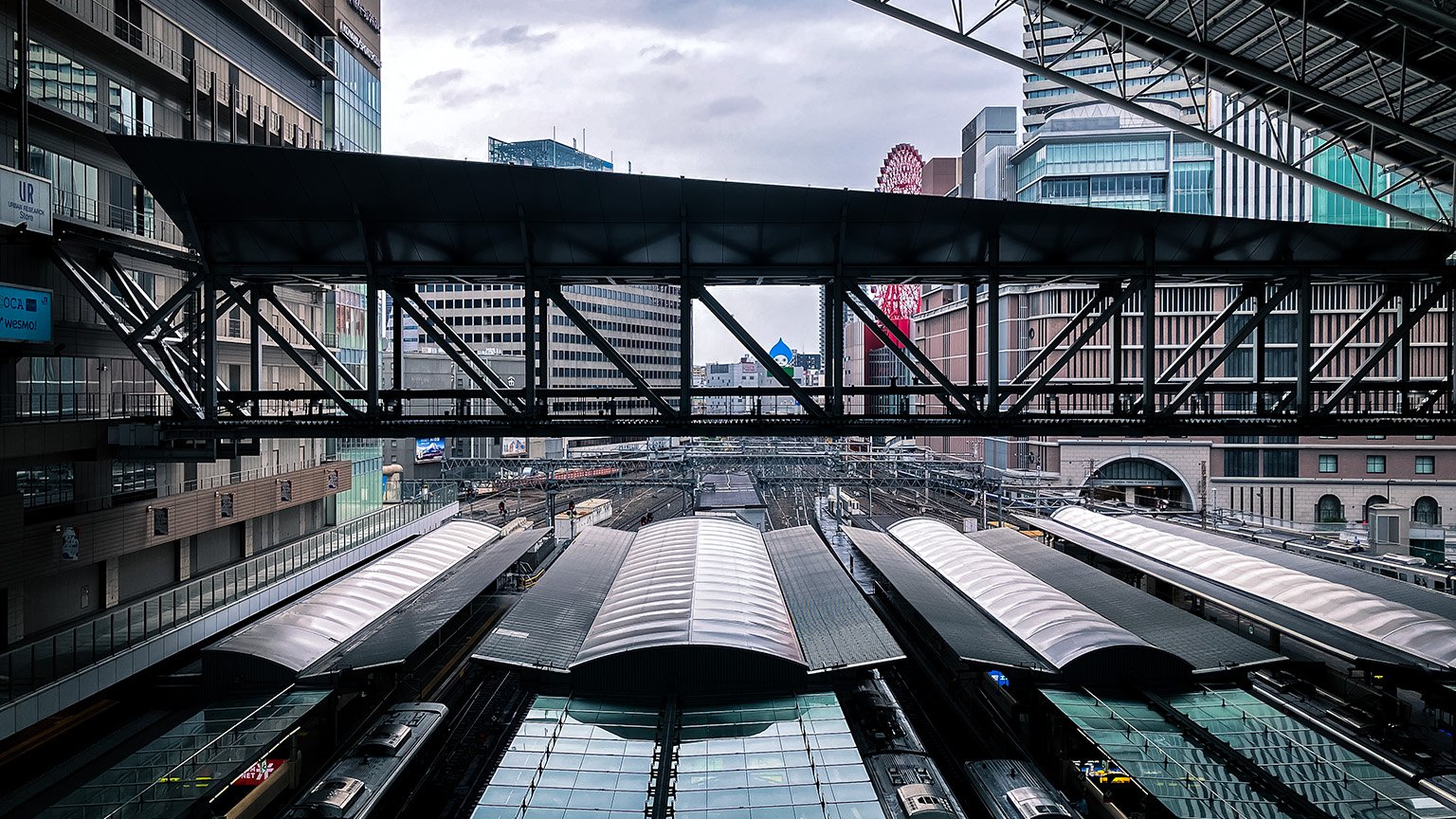 JR大阪駅のホームの写真