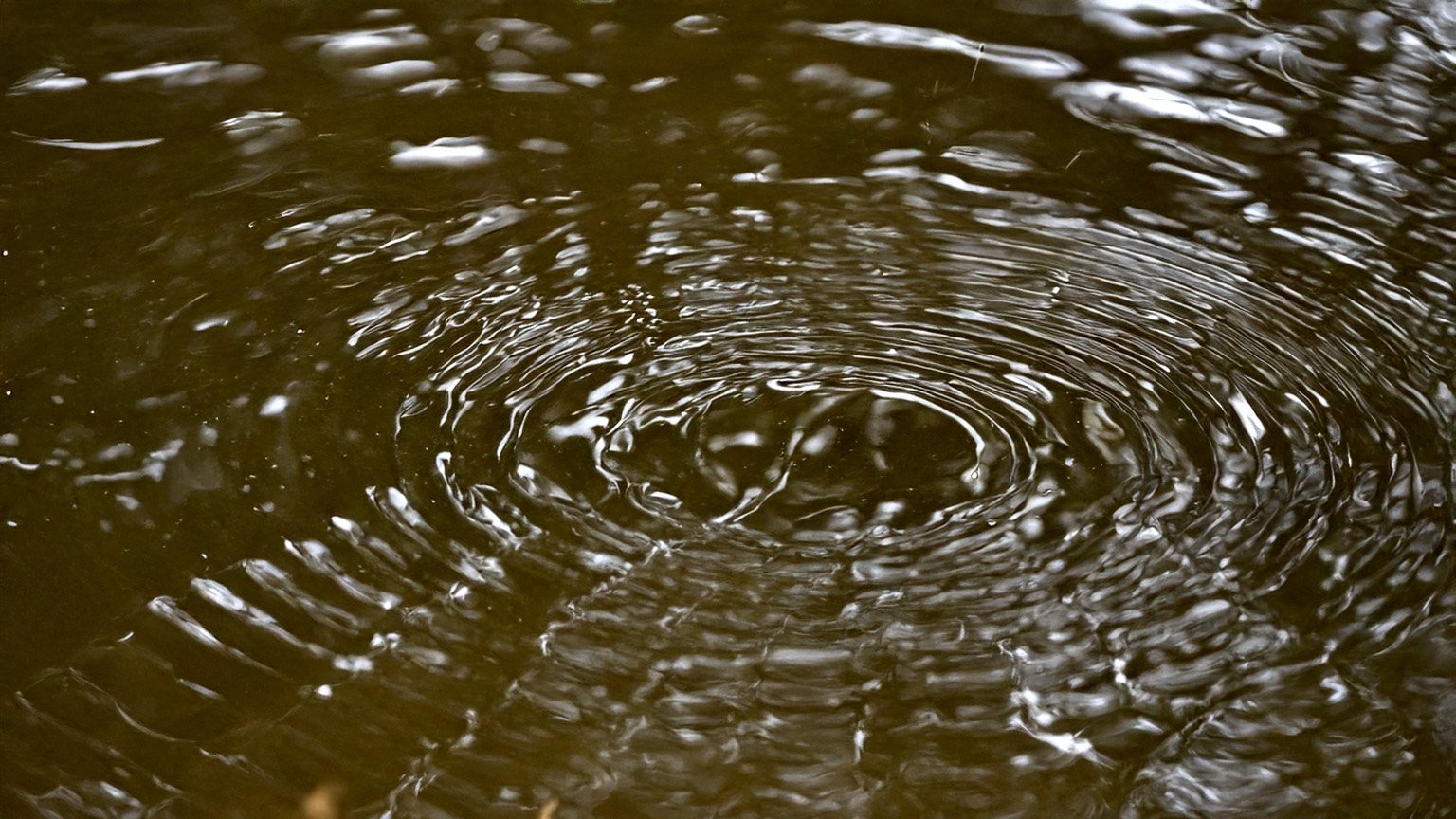 Adobe Firefly で生成した「水」の画像