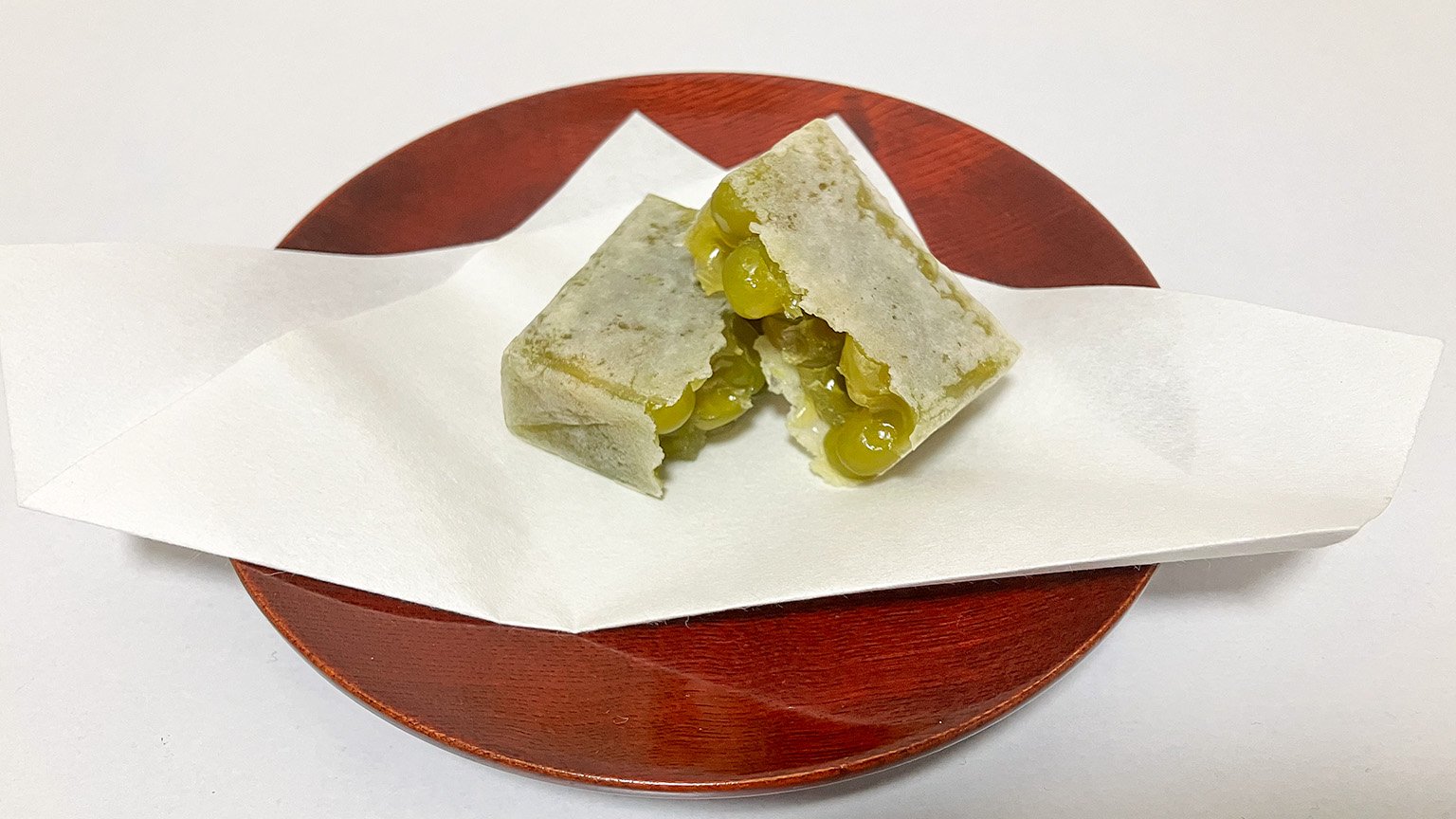 中田屋のえんどう豆のきんつば「うぐいす」の写真