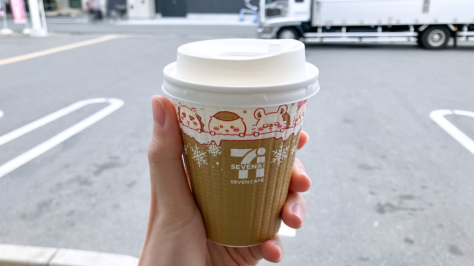 セブンカフェのホットカフェラテの写真