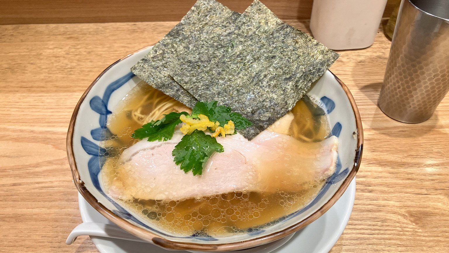 らぁ麺 貝と煮干し、時々濃厚の「蛤としじみと煮干しのトリプルらぁ麺」の写真