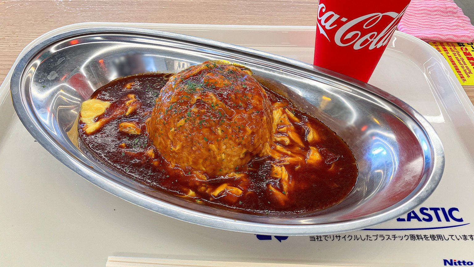 好きやねん大阪フードコート WEST SIDE 内にある CRAFTMAN UMAMI のオムライスの写真