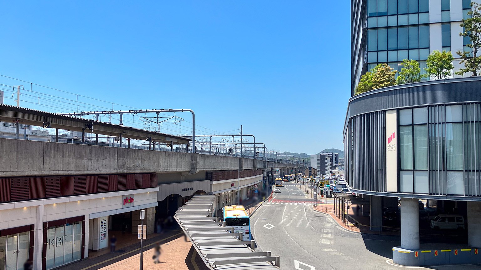 JR姫路駅の西側の高架線路沿いの写真