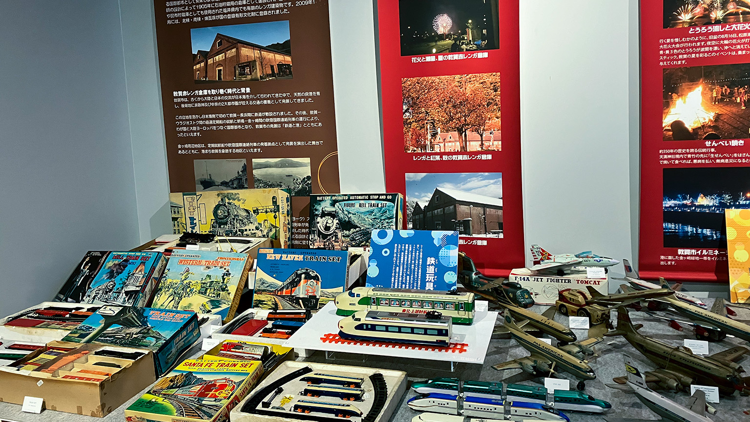 敦賀赤レンガ倉庫の昭和レトロなおもちゃ展の写真