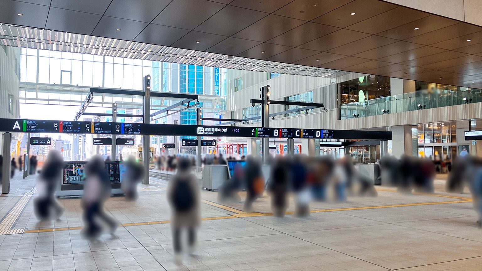 広島駅の路面電車のりばの写真