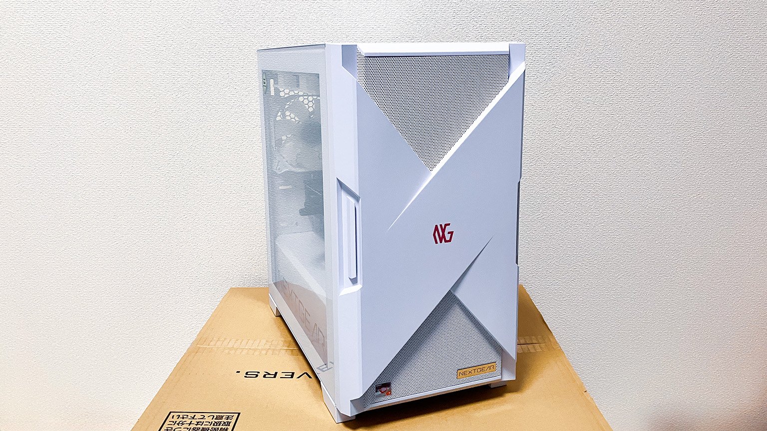 マウスコンピューターの NEXTGEAR JG-A7G7S の写真
