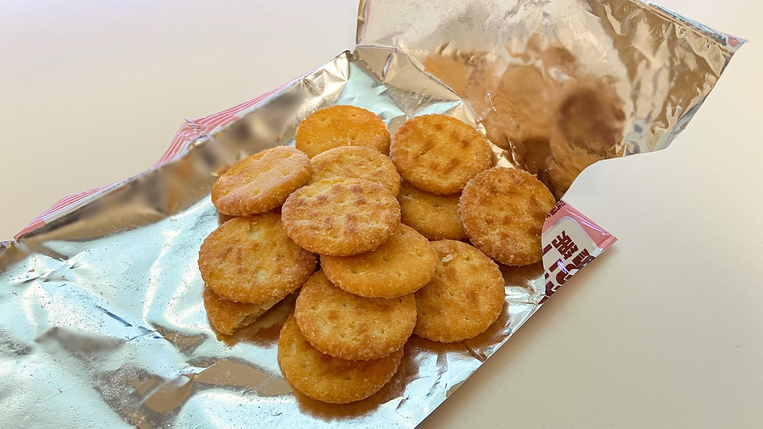 駅バタークラッカーハムチーズトースト風味の写真