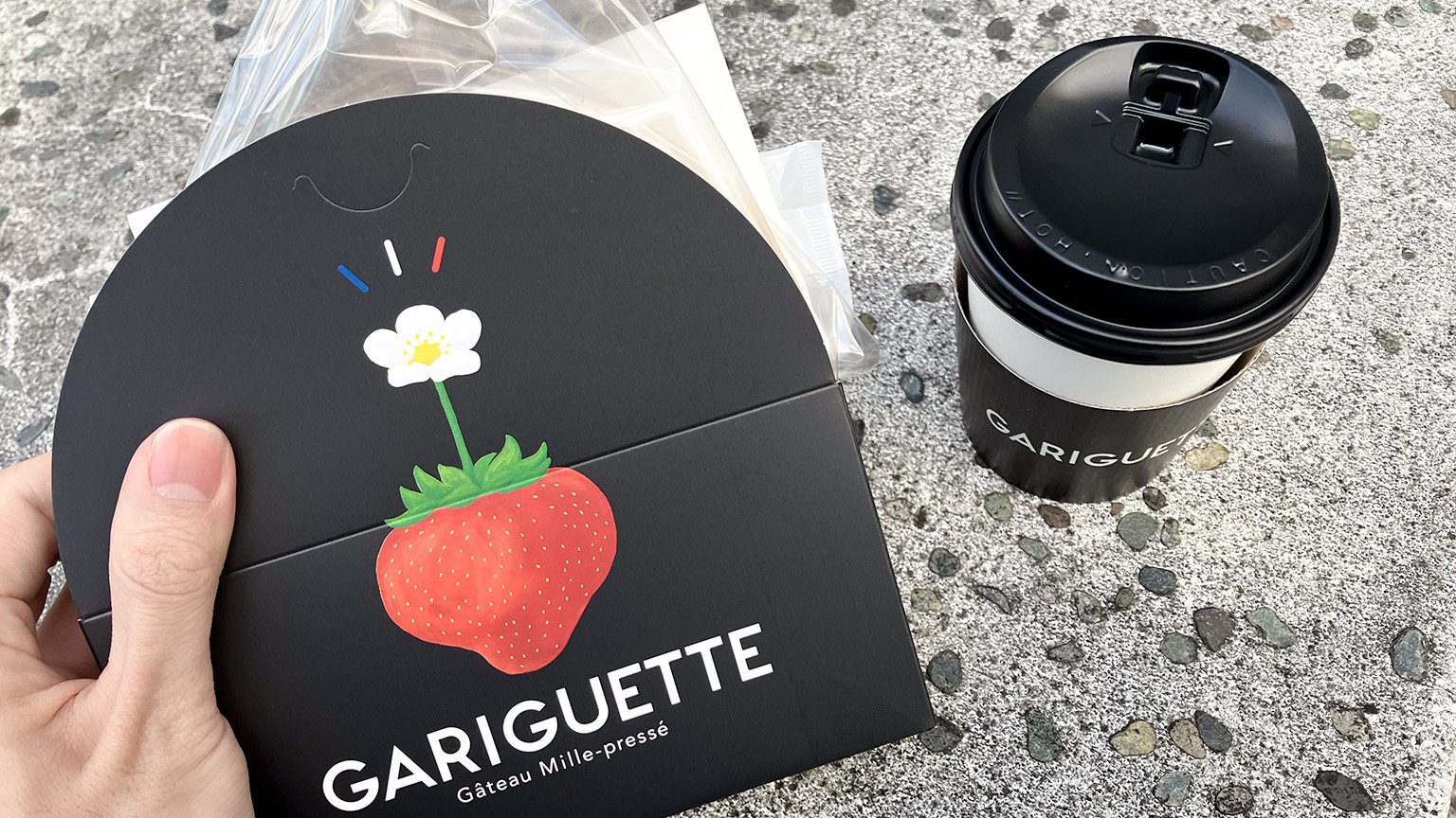 GARIGUETTEのミルプレッセとカフェラテの写真