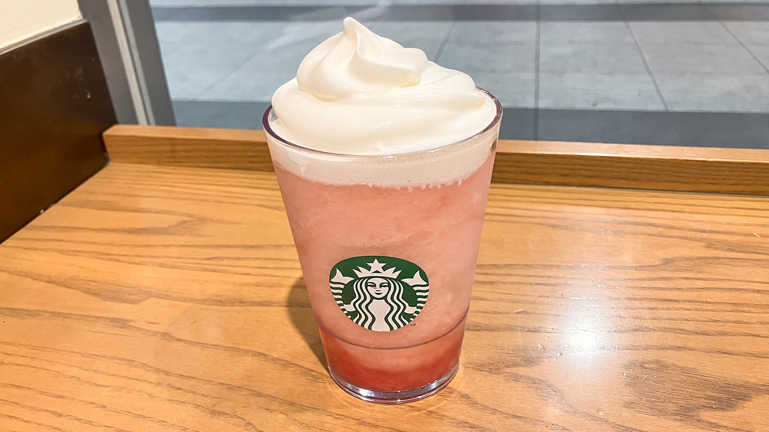 スタバのラブ＆ピーチフラペチーノの写真